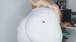 Farting in short leggings my disgusting farts so disgusting