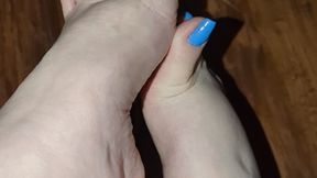 Slow mo toe wiggles