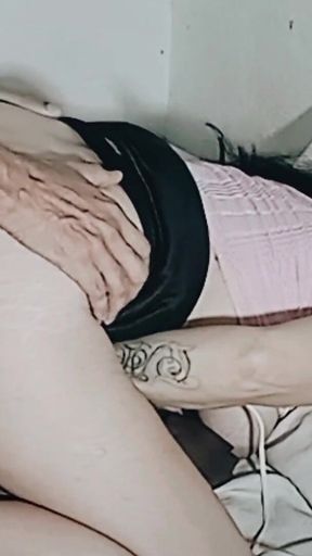 A Knee Massage Ends in Three Delicious Orgasms