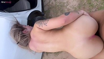 Peituda com LEITINHO NA BOCA faz um compilado das melhores fodas na praia