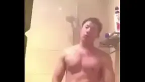 Muscular Twink Shows Off in Sizzling Asian Gay Cam Session – HotCamBoys 18+