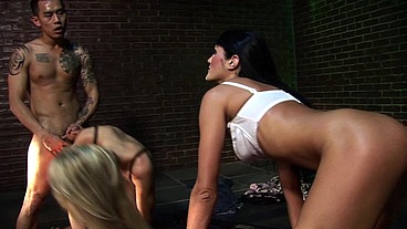 Sarah Twain And Jane Darling Share Two Cocks In The Alley