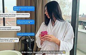 Eva soda, pizzabud slikkede vad fisse  cutie spiste kurerens sperm, eva soda