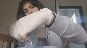 Bleaching bleach my hair with gloves