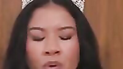 Ameena Green gets a face fucking from her cheating husband's in-law - family reality porn