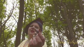 Sanguine giantess long nails