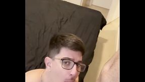 NERD PAUZUDO LEITA CUZINHO DE COLEGA DE SALA