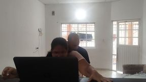 Housewife pays a technician with a good blowjob and a hard and rich fuck while her husband works