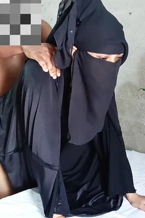 Muslim Women Was Hardly Fucked by Electrician