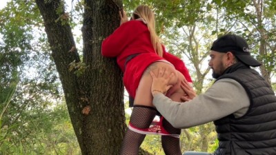 Blonde mrs Claus get Fucked Hard Outdoor