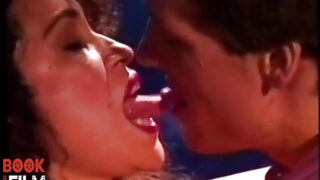 Doble penetración anal para Tiffany Mynx y Tracy Winn de Joel Lawrence y Tony Tedeschi, además de una lamida de culo caliente.