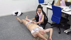 Japanese female ceo trains employees by dressing them as woman