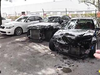 Hawt Playgirl Lao Lalin girl Sucks And Gets Banged To Get Her Car Fixed