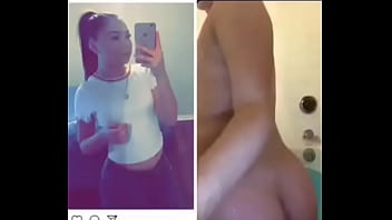 Teen en el ba&ntilde_o