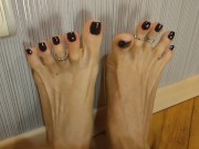 Spreading and Wiggling Long sexy Toes with toerings - OlgaNovem