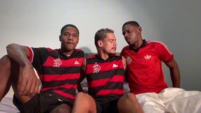 os malokas se pegando depois da pelada