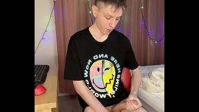 Quick Dorm Jerk Makes 23cm Cock Squirt Everywhere