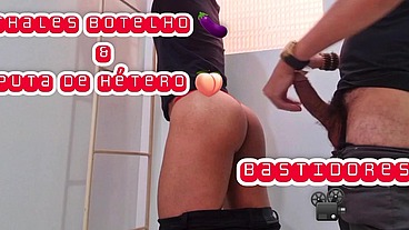 Dando de calcinha fio dental vermelha pro Botelho aqui na escada de emergência do prédio - Edição de novo ângulo - Foda completa