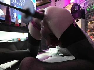 trans with sex machine on full speed getting a priceless pounding