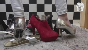 Shoes Vs metal Heels floor view