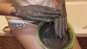 shorts_8Aug2022_MuddyNails