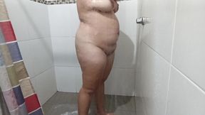 What a Delight of a Body This Sexy Girl Has While Taking a Shower I Record Her Without Her Realizing She Has Big Rich Tits
