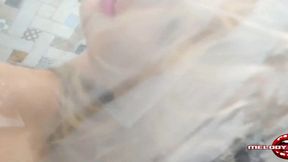 greluda famosinha das redes sociais fazendo muita putaria no banheiro!