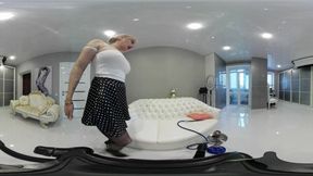 Serve, worship and cum at My house! VR 360 full immersion!