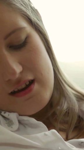 Must-share moment from &quot;Lesbischer Morgen Sex zweier notgeilen Freundinnen&quot;