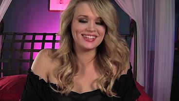 Plump Lips Whore Heather Starlet Is Smashing Her Cunt With A Vibrator!