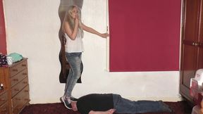 Smoking Head Trampling Sneakers