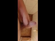 Joven universitario de pelo rizado intenta Fleshlight por primera vez. *CORRIDAS ENORMES!