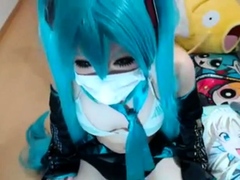 Miku Hatsune a chating and playing 130625