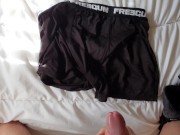 Je recouvre mon boxer Freegum de mon sperm french gay