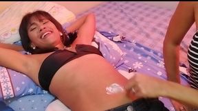 Tickling challenge with Ania: Tickling the belly button!