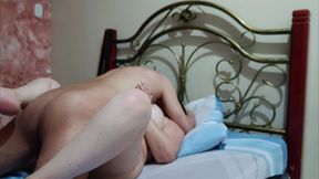 la secretaria esta aburrida de su trabajo decente, extrana la puteria