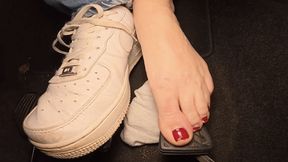 Amelie gets an itchy foot while driving