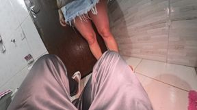 Housewife without underwear seduces plumber while he's fixing the sink