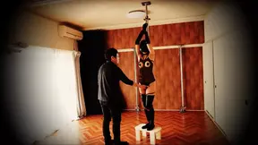 I Tried Displaying a Female Body on a Pillar Like an Art Piece