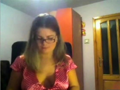 Webcam show with pretty rosebud