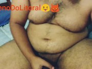 Gordinho batendo uma bem gostosa, com bela gozada no final!