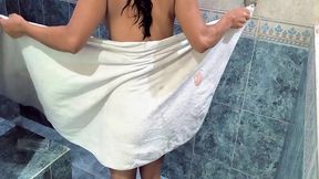 chica caliente se graba banandose [exclusivo]