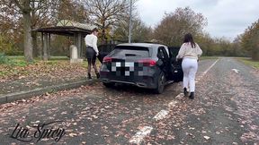 lesbienne squirt exhib une petite pause sur l’autoroute avec ma copine ...