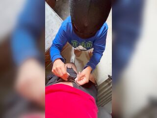 Estás segura? En el piso 25 me chupa la snatch antes de que NOS PILLEN