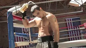 720p Hot-boxer-solo-in-fighting-ring
