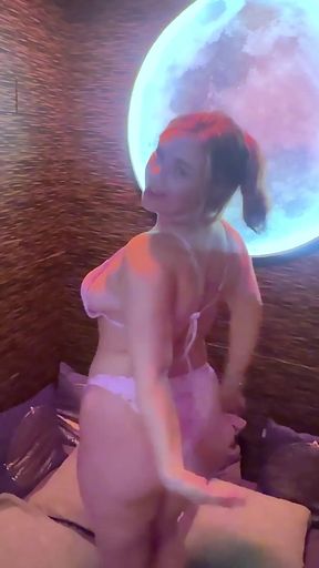 Relaxing Blowjob and Cum Swallow in Spa Room!