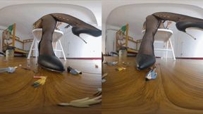 3DVR180 LELE soles and socks trample on dwarves