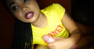 Thai Bubble Butt Cutie Gives Happy Ending With a Smile