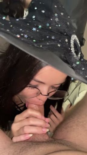 Hot witch doing deep blowjob at Wellington Prado showing her ass in the mirror