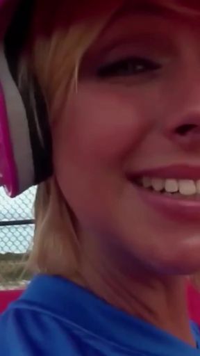 Cum hungry collage slut wants hard fuck   Clip 2